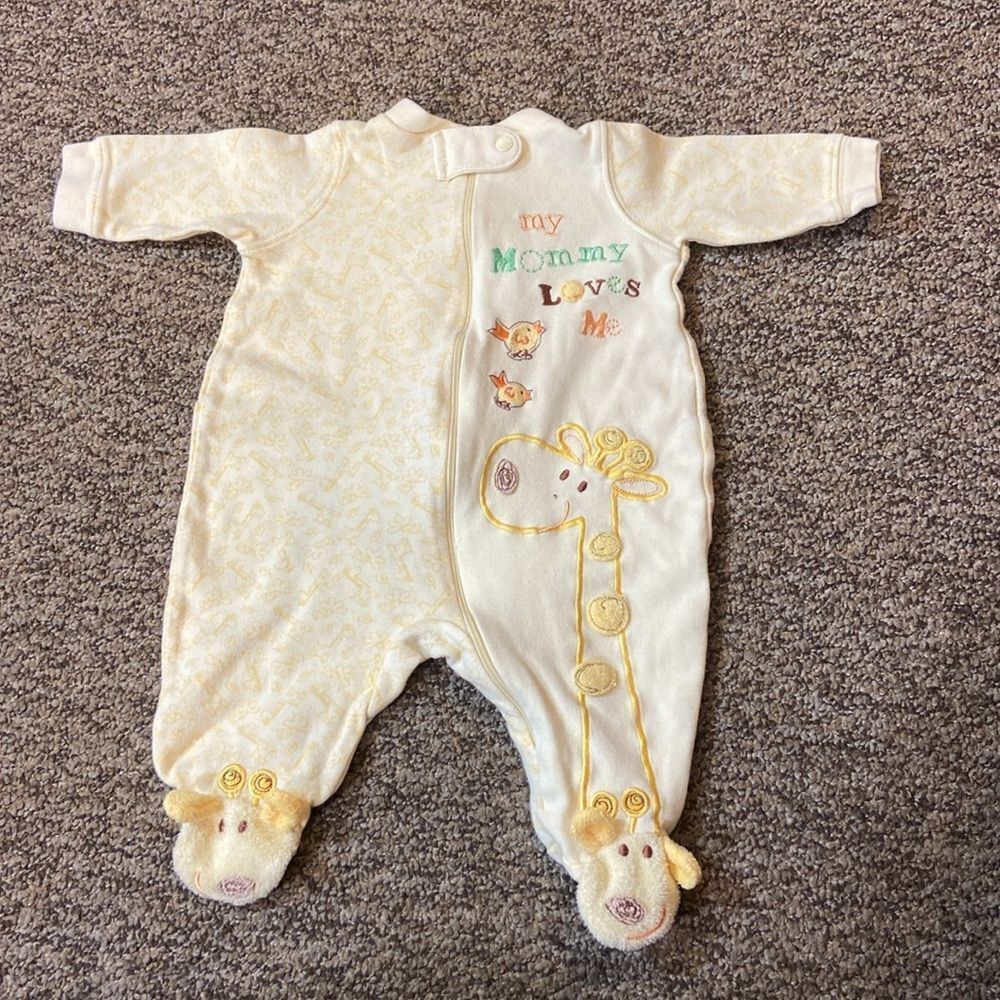 10$50 Just Born Safari Animal Footies One Piece Size 0-3 Months